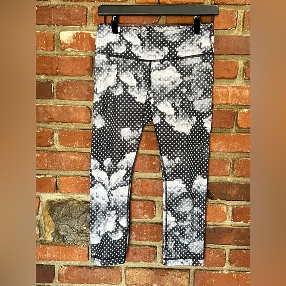 lululemon athletica Pants - Lululemon Wunder Under Crop II *Full-On Luon dottie‎ dream rose legging Size 6